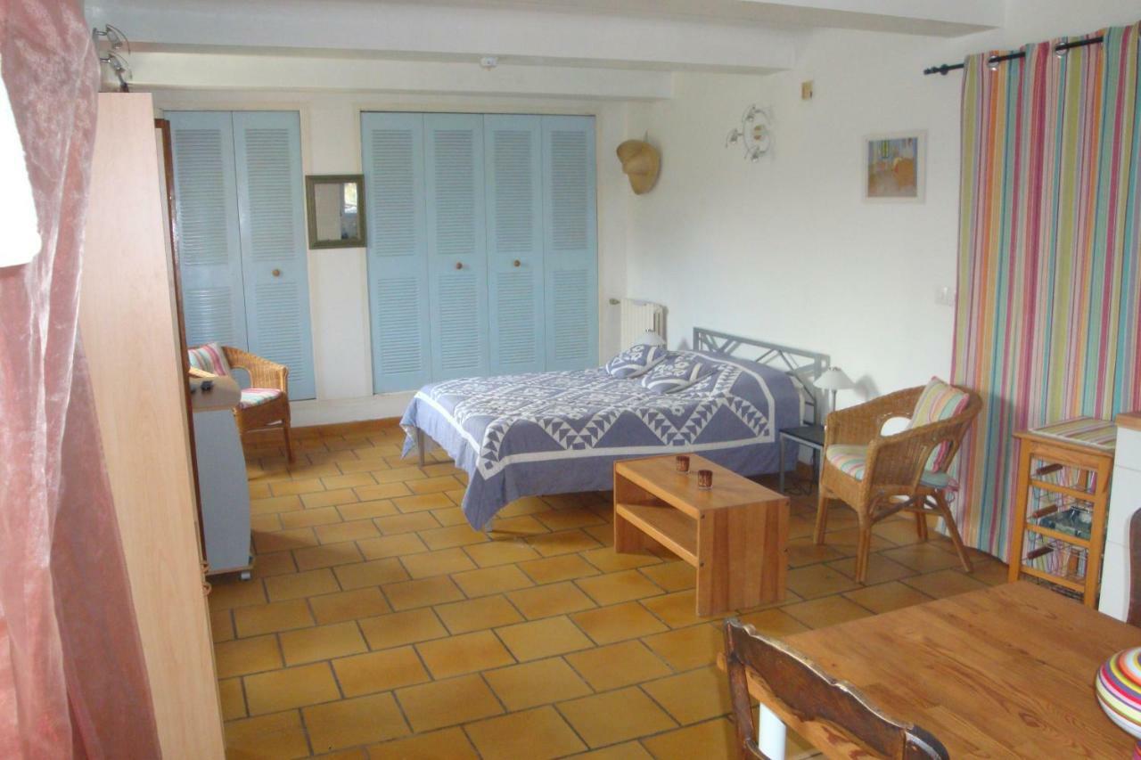 Studio En Provence โอบาญ ภายนอก รูปภาพ